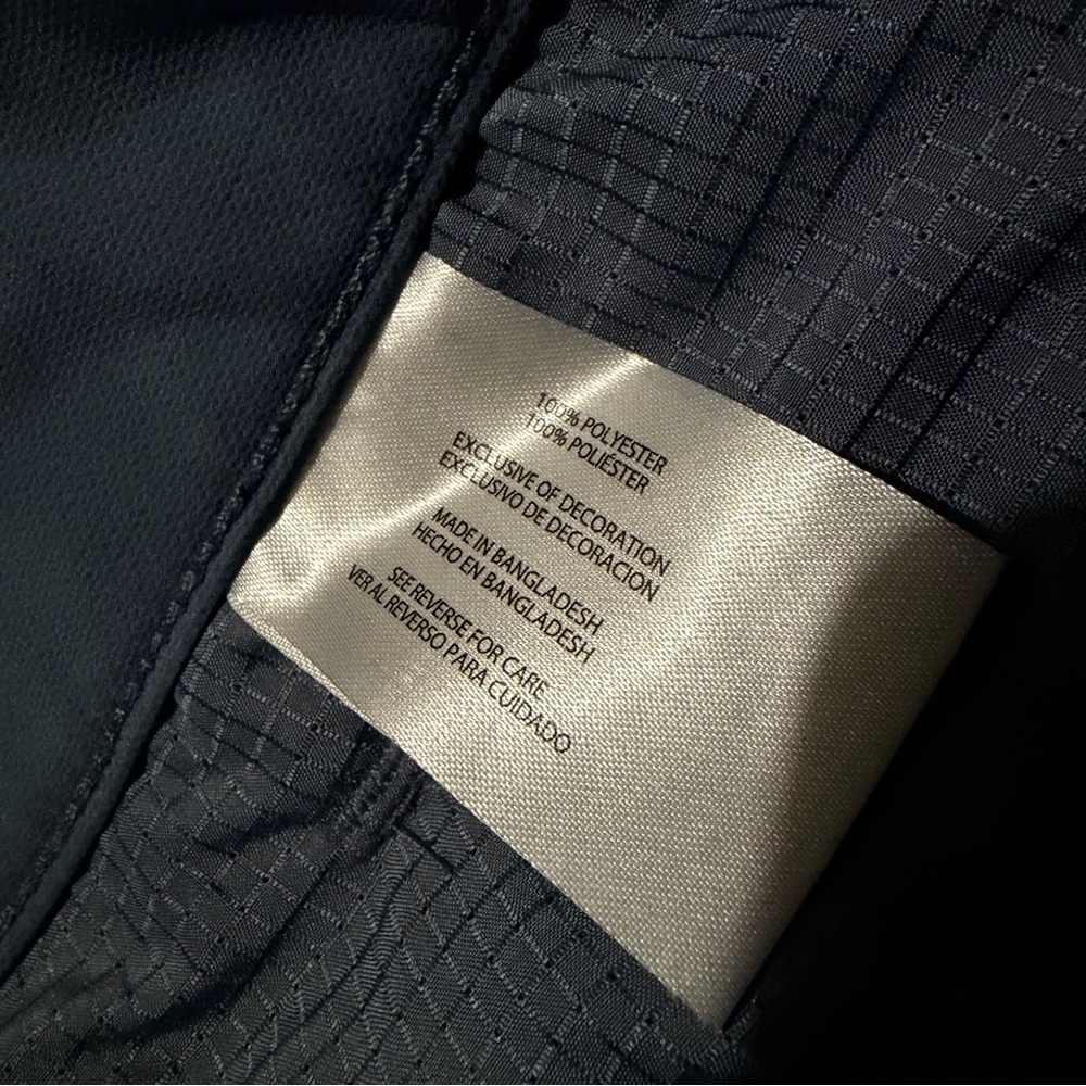 Banana Republic men’s golf casual pants in blue silky strong material size 34x32 - Picture 6 of 7